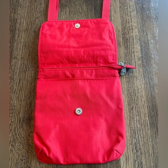 NWOT Red Baggallini Crossbody Bag Statement Purse - Picture 2 of 6